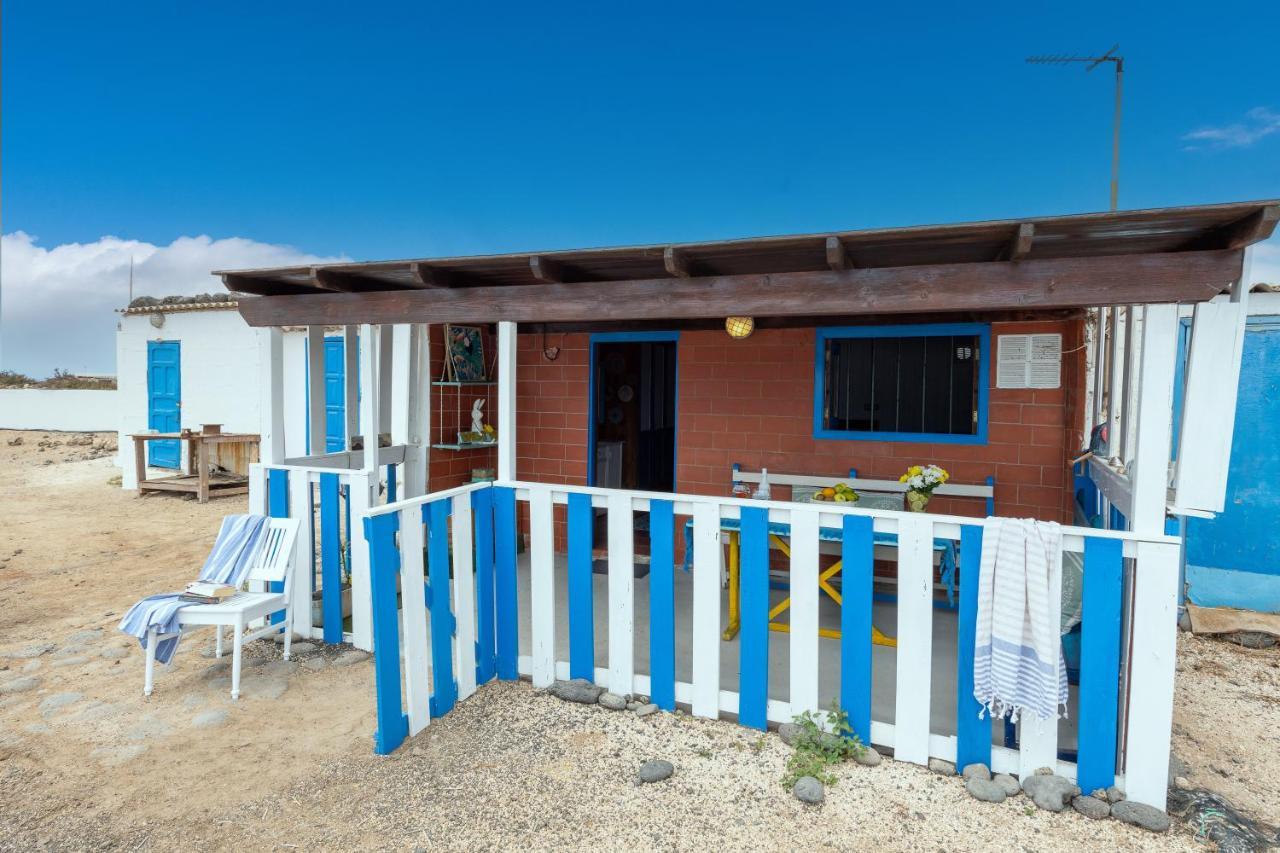 Cabin In Front Of Idyllic Majanicho Beach Zewnętrze zdjęcie